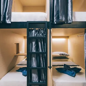 Wanderloft Capsule Hotel kapsułowy